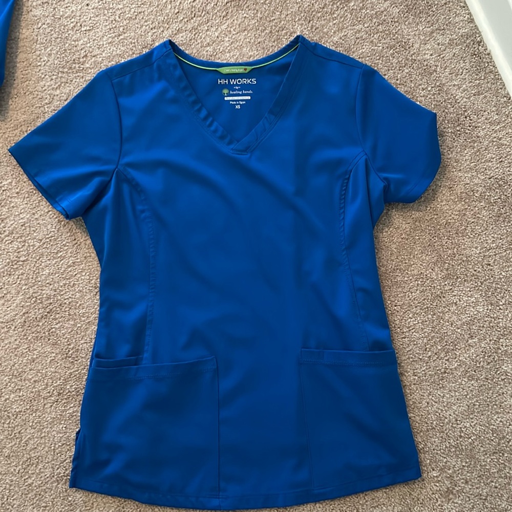 Ladies XS scrub set Helping Hamds